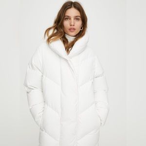 Aritzia - The Duvet Puffer - White - never worn with tags